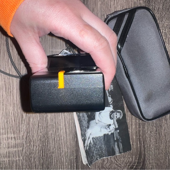 Vintage 80s Canon Snappy 20 35mm point and shoot camera film photography - Picture 8 of 15